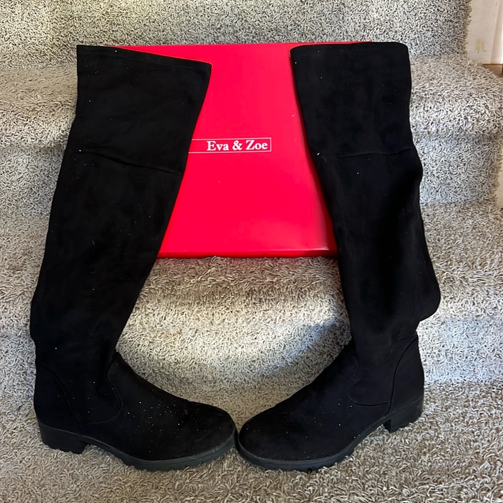 Eva & Zoe mid thigh high size 9 zip up boots